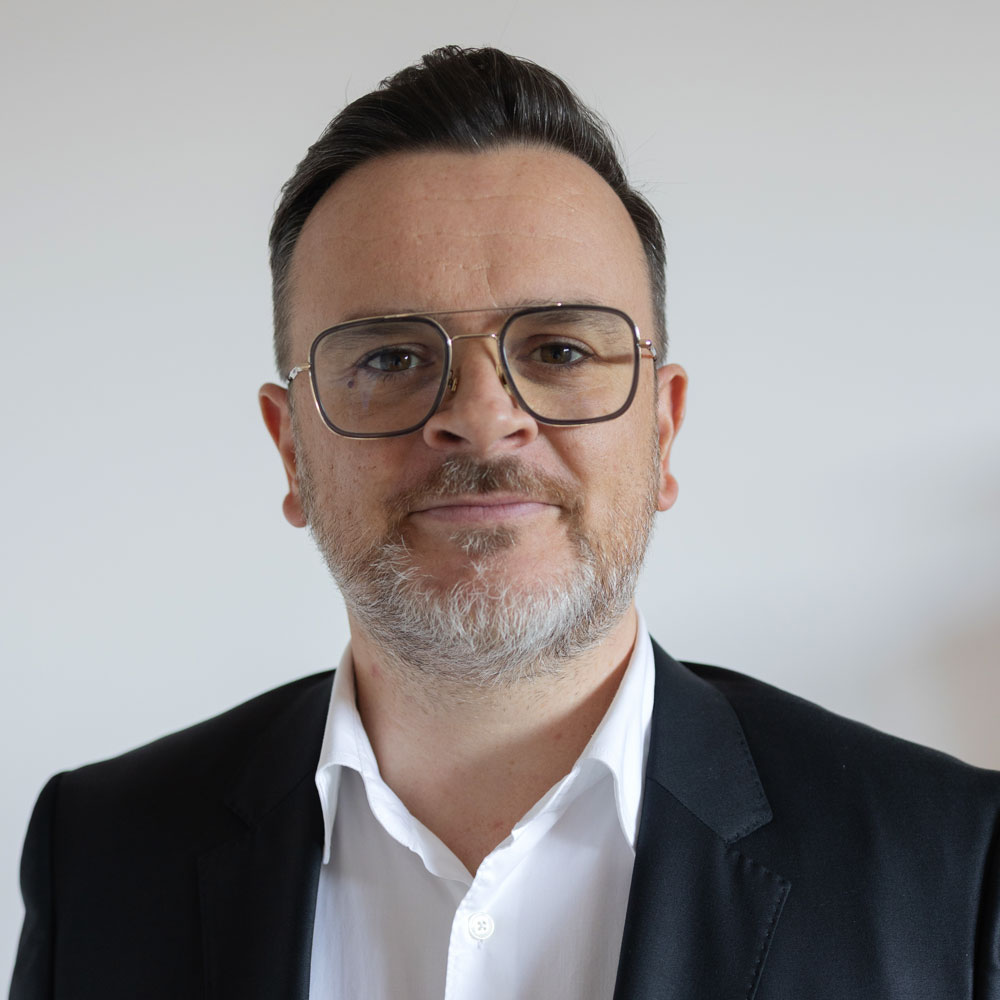 Plata_Invest_Portrait_Julian_Hummel